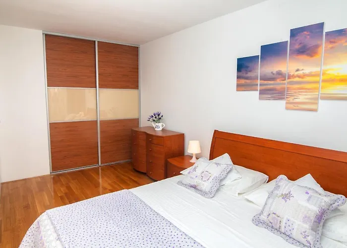 Apartament Zoi *